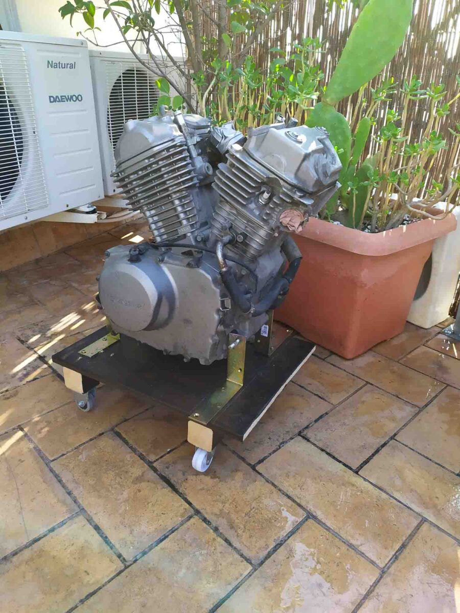 El nuevo motor esperando a ser instalado