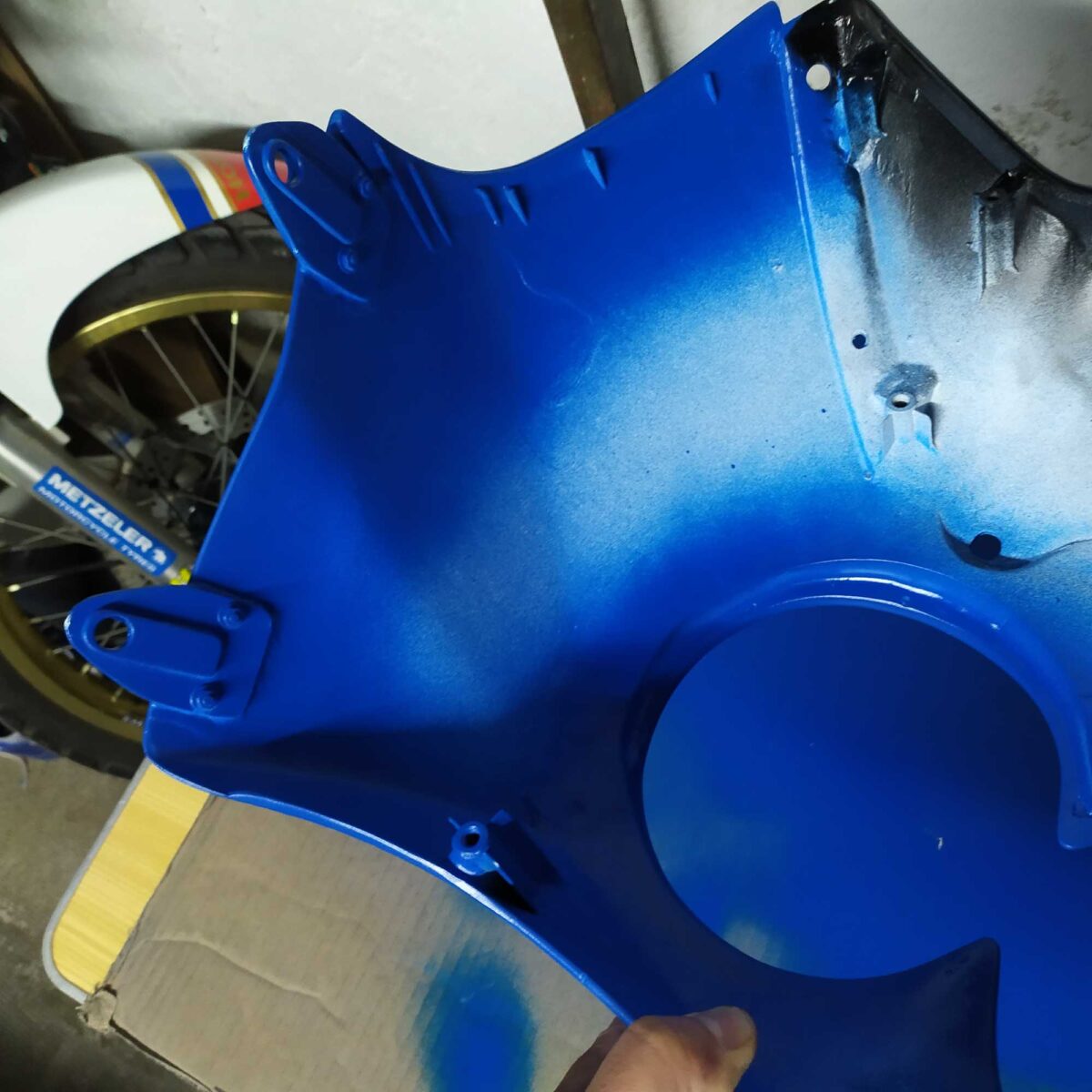 pintura y barnizado de la cara frontal